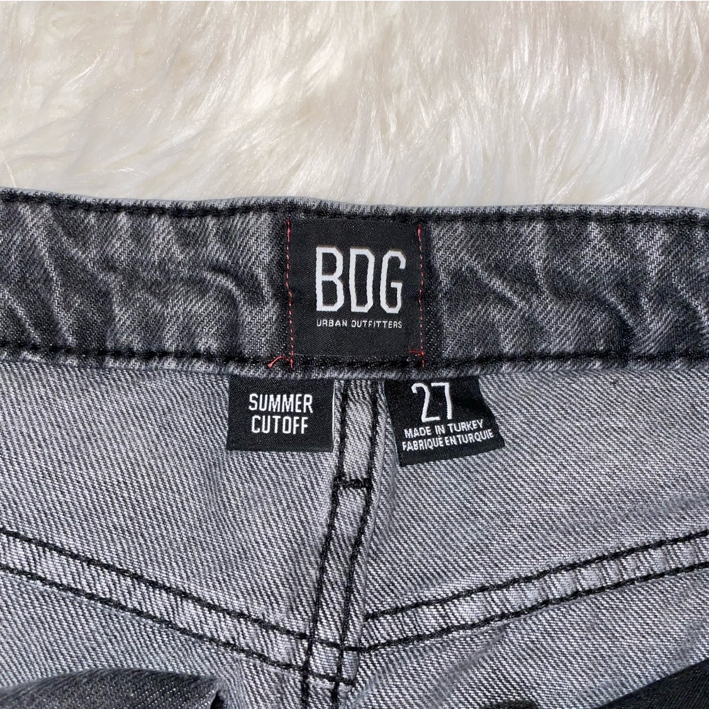 BDG Urban Outfitters Women's High-Waisted Summer Cutoff Black Denim Shorts - Picture 6 of 7